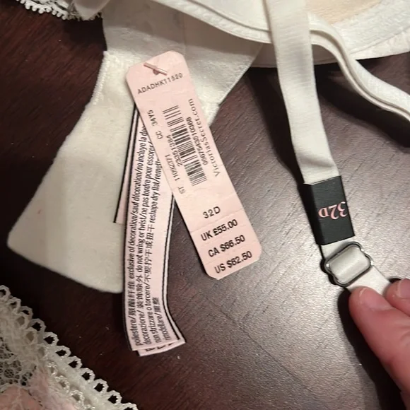 VS Dream Angels bra only - Picture 3 of 6